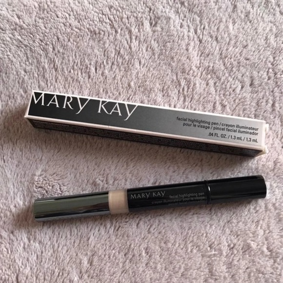 Mary Kay Facial Highlighting Pen - Shade 2 - Picture 2 of 10